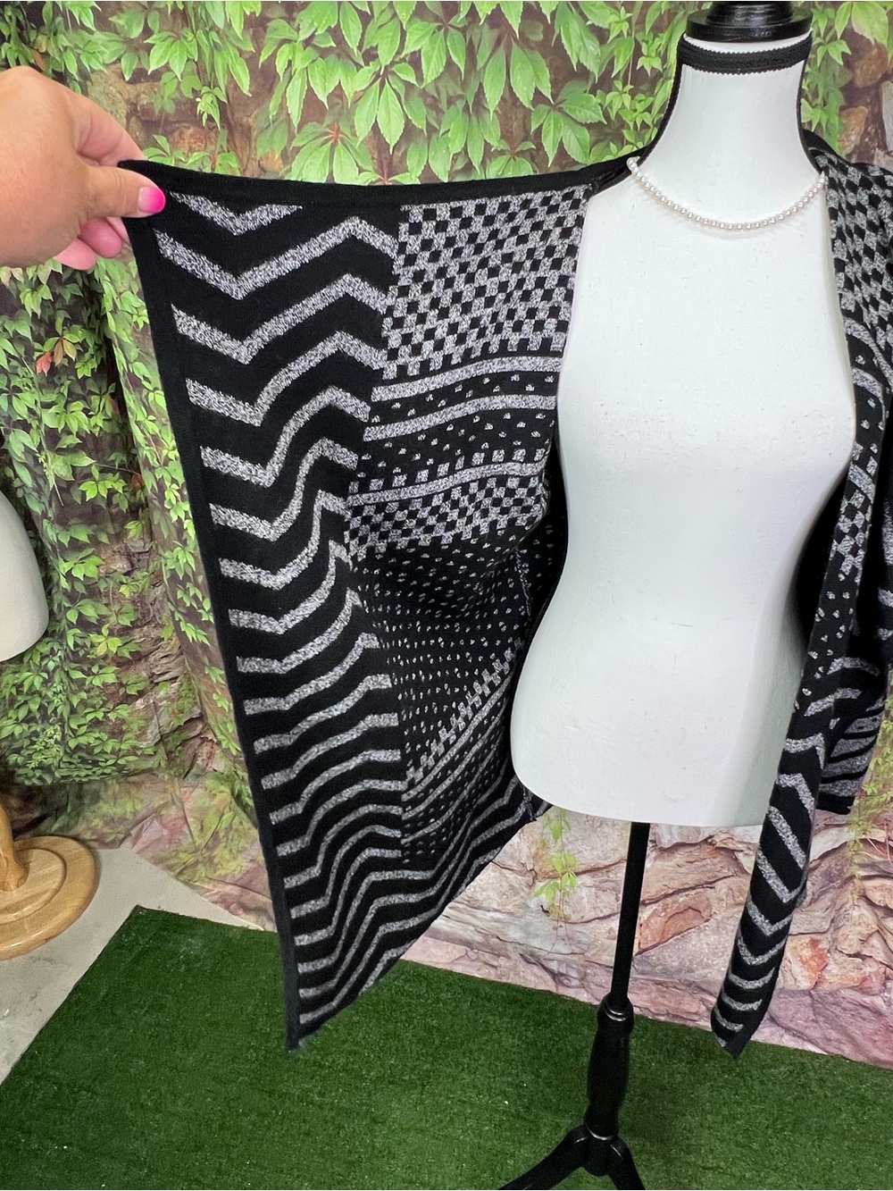 SMARTWOOL Black and Gray Merino Blend Cabincore Waterfall Open Cardigan, M - Picture 4 of 14
